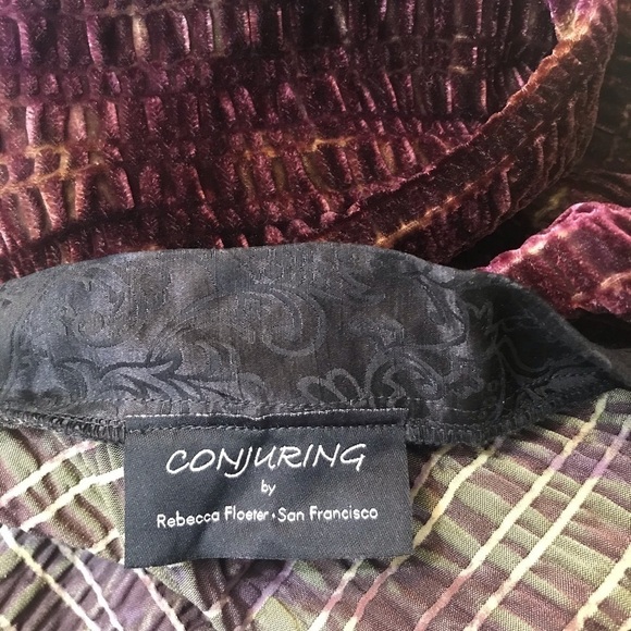 CONJURING Rebecca Floater Velvet Duster Plus Size - Picture 7 of 7